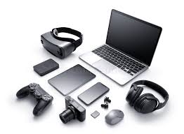 GADGETS & TECH ESSENTIALS